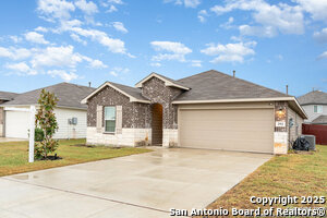 392 Pebble Bend in Canyon Lake, TX - Building Photo - Building Photo