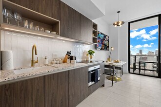 159 NE 6th St in Miami, FL - Building Photo - Building Photo