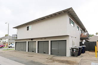 7301 Elk Cir in Huntington Beach, CA - Building Photo - Building Photo