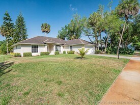 141 39th Dr in Vero Beach, FL - Building Photo
