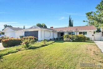 22655 Strathern St in Los Angeles, CA - Building Photo - Building Photo