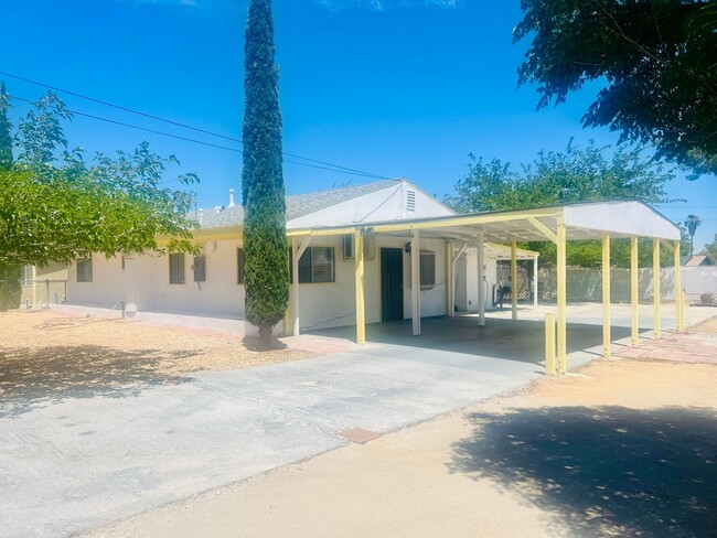 16268 Lorene Dr in Victorville, CA - Building Photo - Building Photo