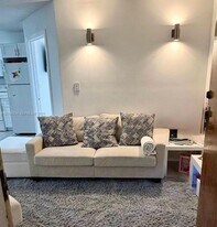 5055 NW 7th St in Miami, FL - Building Photo