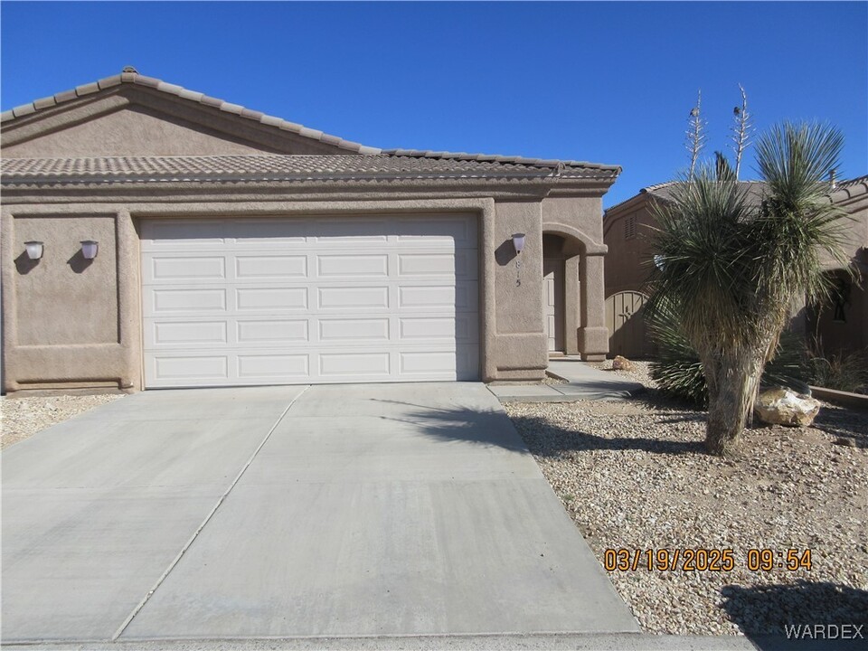 815 Vista Grande Dr in Kingman, AZ - Building Photo