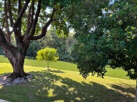 87 Windsor D in West Palm Beach, FL - Building Photo