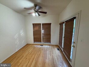 4118 Fairfax Center Creek Dr in Fairfax, VA - Building Photo - Building Photo