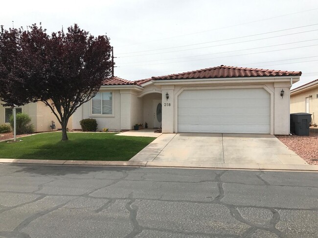 property at 2050 W Canyon View Dr
