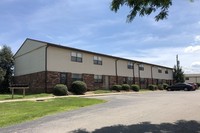 Richmond Manor Apts- WAIT LIST - Section 8 in Richmond, KY - Foto de edificio - Building Photo