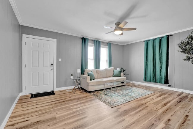 property at 1709 Clay St