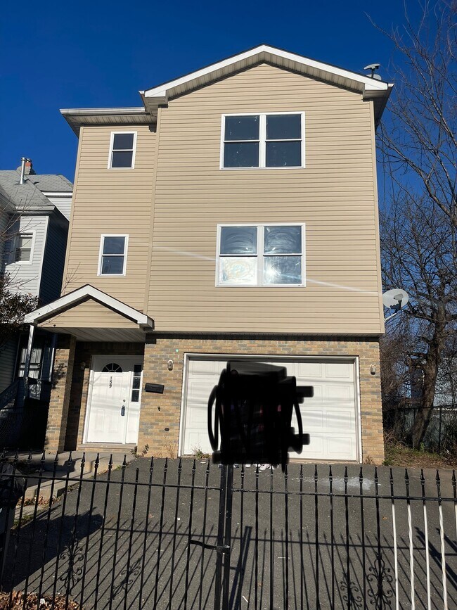 159 Renner Ave Rentals in Newark, NJ