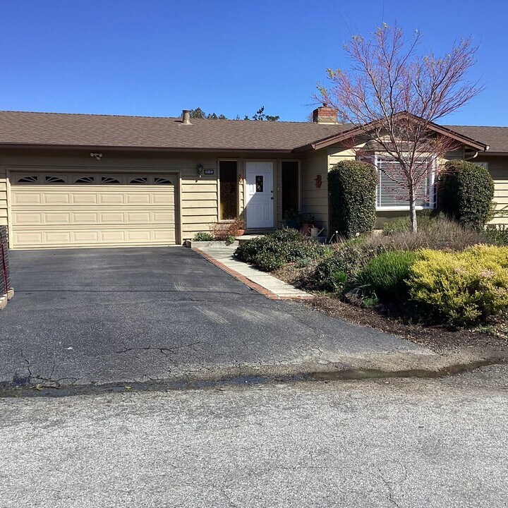 215 Danube Dr in Soquel, CA - Building Photo