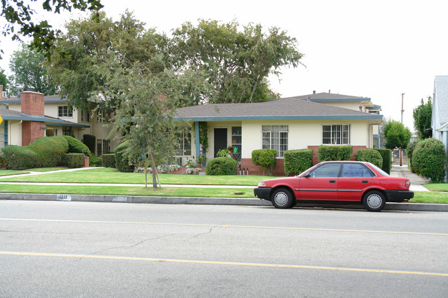 1212 E Glenoaks Blvd in Glendale, CA - Building Photo - Building Photo