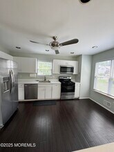 81 Atrium Way in Englishtown, NJ - Building Photo - Building Photo