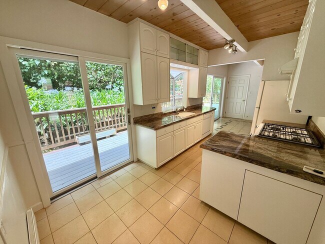 504 Barone Ln in Mill Valley, CA - Building Photo - Building Photo