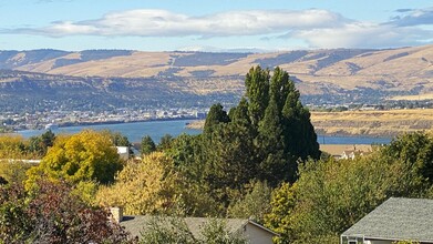 610 Summit Ridge Dr in The Dalles, OR - Building Photo - Building Photo