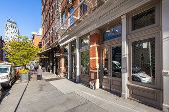 56-58 Warren St in New York, NY - Foto de edificio - Building Photo