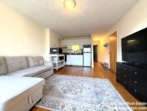 73 River St, Unit 3B in Cambridge, MA - Foto de edificio - Building Photo