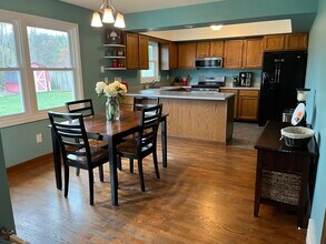 24246 60th Ave in Mattawan, MI - Building Photo - Building Photo