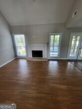 7700 Lakeshore Ct in Riverdale, GA - Foto de edificio - Building Photo
