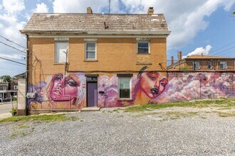 123 Beltzhoover Ave in Pittsburgh, PA - Building Photo - Building Photo