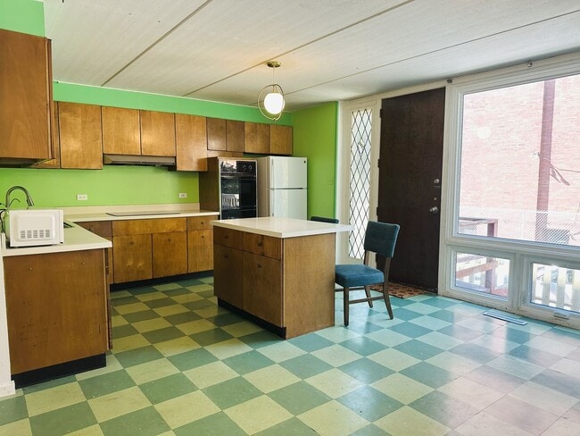 property at 5140 S Dorchester Ave