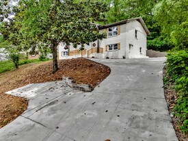 917 S Forrest Dr in Birmingham, AL - Building Photo