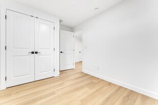 10631-BS148 148 St NW in Edmonton, AB - Building Photo