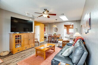 3925 S Vía De Cristal, Unit ID1385990P in Green Valley, AZ - Building Photo - Building Photo