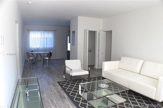 315 S Shore Dr-Unit -4 in Miami Beach, FL - Building Photo - Building Photo