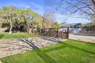 301 Hub Dr in Wimberley, TX - Building Photo - Building Photo