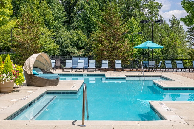 Elevation 3505 Apartments & Townhomes