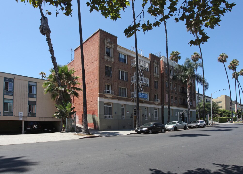 407 Kenmore Apartments in Los Angeles, CA - Building Photo