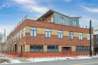 2360 Curtis St in Denver, CO - Building Photo - Building Photo