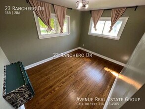 23 Ranchero Dr in St. Charles, MO - Building Photo - Building Photo