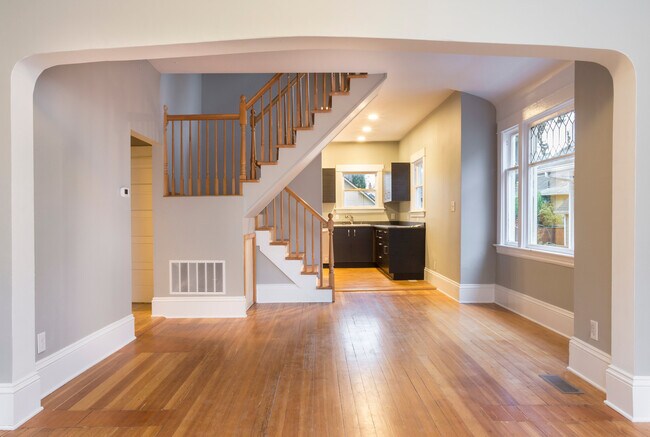 5035 NE 12th Ave in Portland, OR - Building Photo - Building Photo