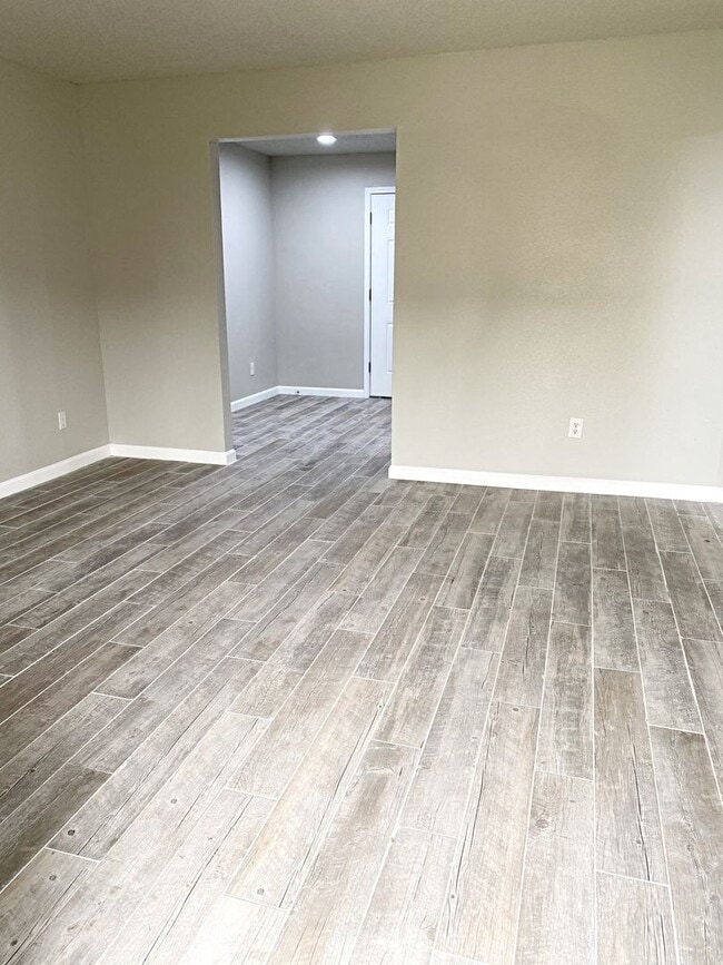 6023 Bedford Dr in Beaumont, TX - Building Photo - Building Photo