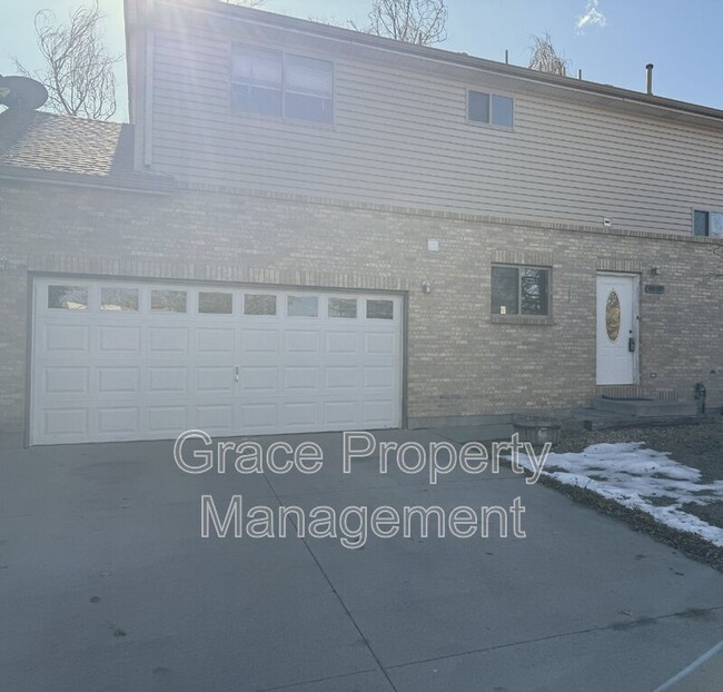 6672 E 69th Ave in Commerce City, CO - Building Photo - Building Photo