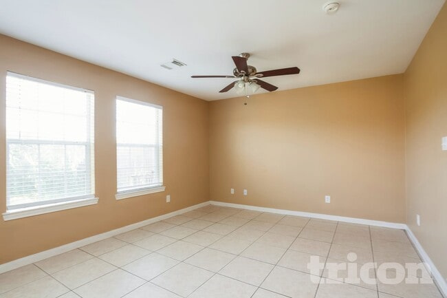 6128 Silver Leaf Dr in League City, TX - Building Photo - Building Photo