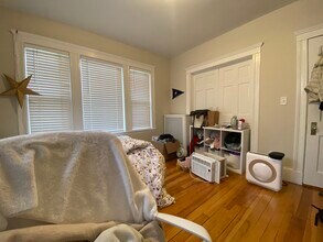 6 Westminster St, Unit #2 in Somerville, MA - Foto de edificio - Building Photo