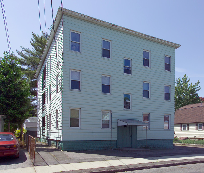 15 Franklin St in Chicopee, MA - Foto de edificio