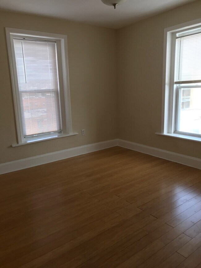 20 Eden St in Worcester, MA - Foto de edificio - Building Photo