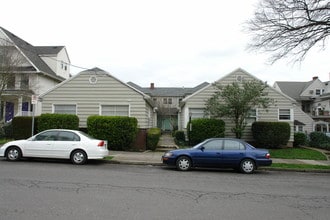 Stanford Court in Portland, OR - Building Photo - Building Photo