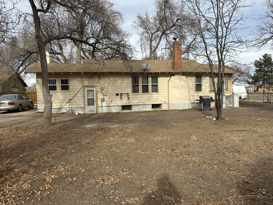 353 Grant Ave in Nunn, CO - Building Photo