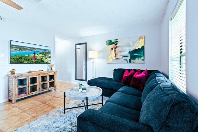 9130 E Highland Pines Blvd in Palm Beach Gardens, FL - Foto de edificio - Building Photo