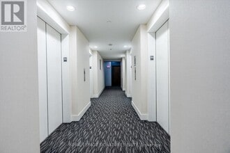 2220 Lake Shore Blvd W in Toronto, ON - Building Photo - Building Photo