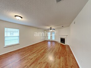 3943 Hunters Lake Cir E in Jacksonville, FL - Building Photo - Building Photo