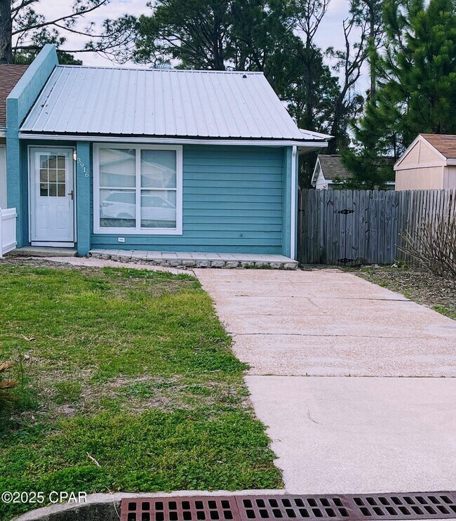 3916 Wand St