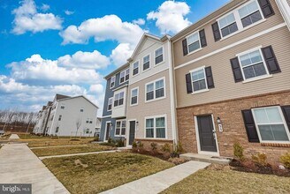 51 Short Br Dr in Ranson, WV - Building Photo - Building Photo