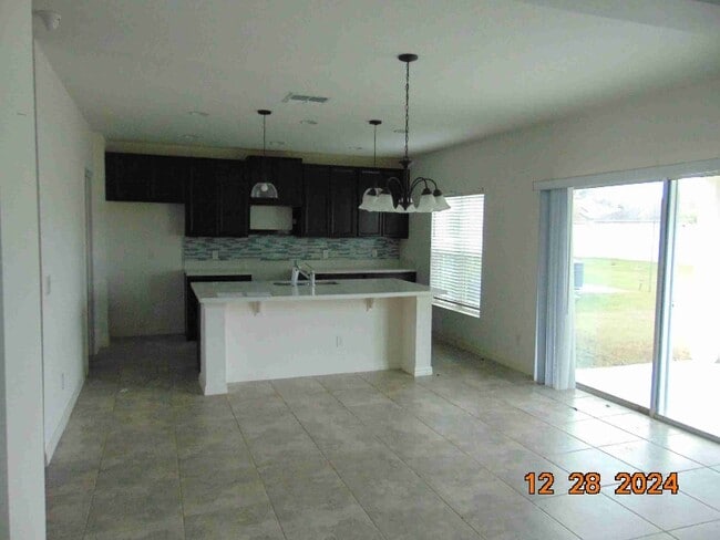 4774 Marcos Cir in Kissimmee, FL - Foto de edificio - Building Photo