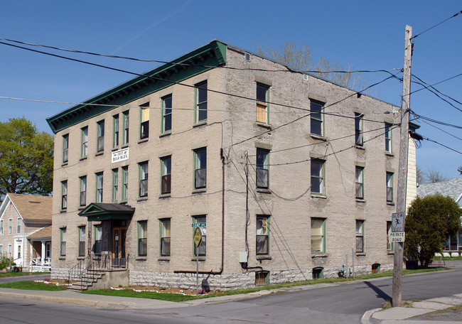 140 High St in Watertown, NY - Building Photo - Building Photo